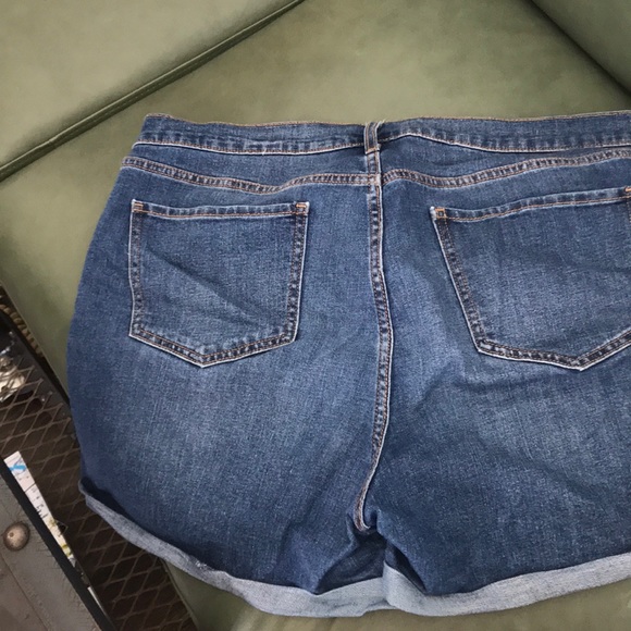 Old navy denim shorts - Picture 4 of 5